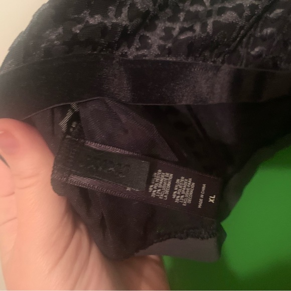 Skims Velvet sports bra - Picture 3 of 4